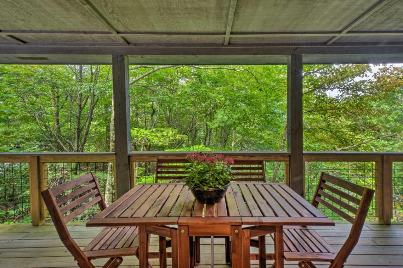 Cozy Clayton Cabin With Deck And Mountain Views!ヴィラ エクステリア 写真